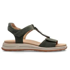 Ara Osaka sandal