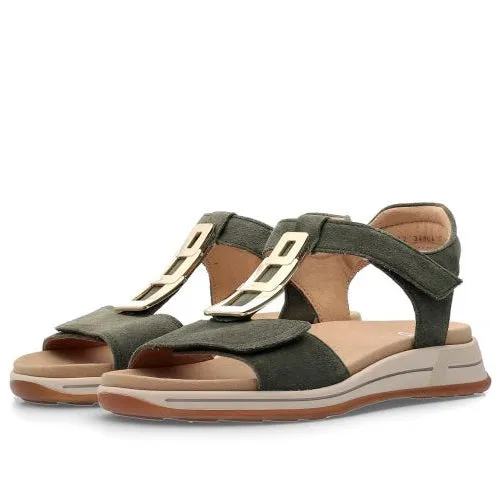 Ara Osaka sandal