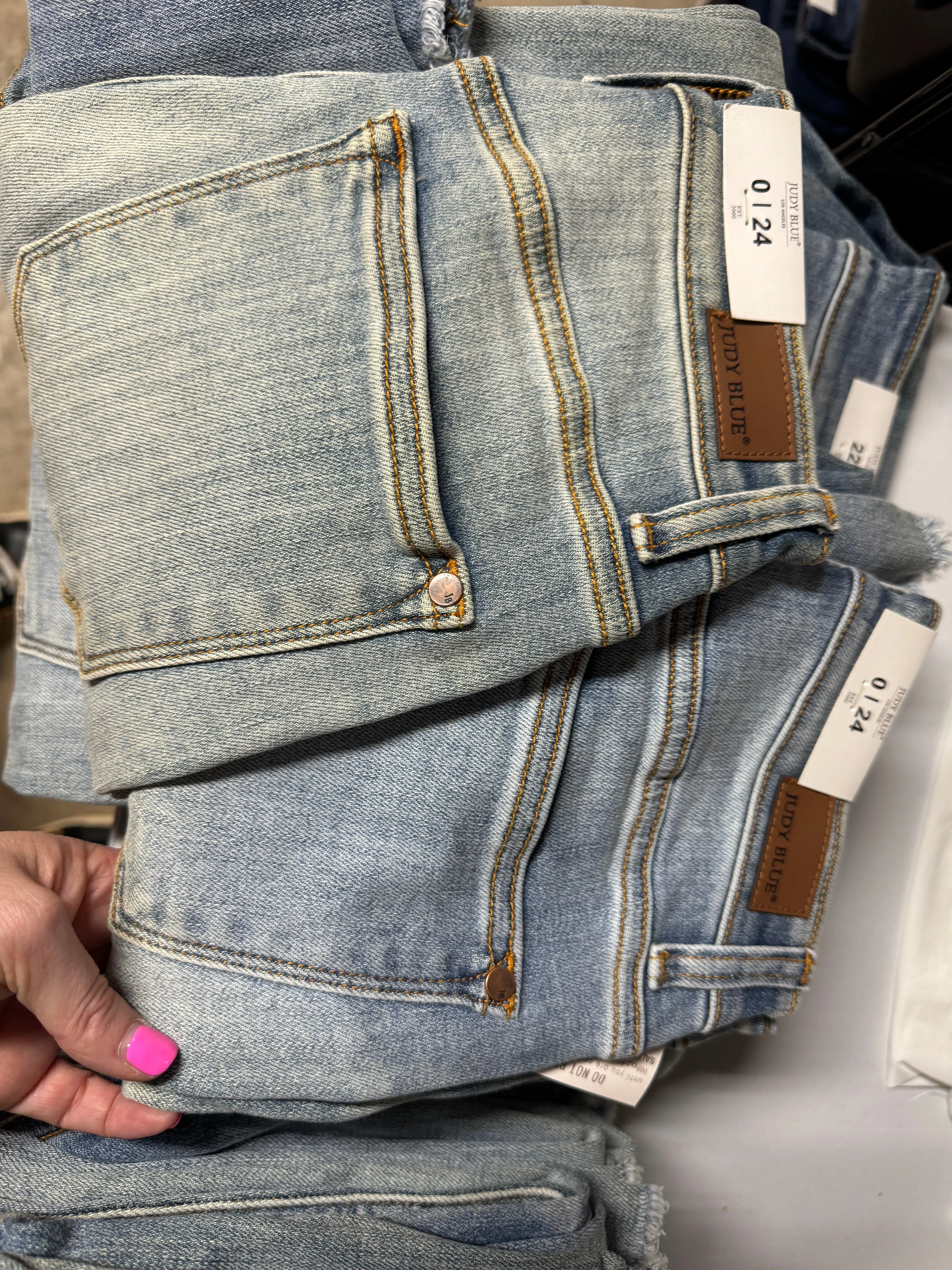 *BLEMISHED* Last Chance Size 0 & 22W | Judy Blue | Epic Count Down Side Slit Cropped Straight Leg Jeans in Light Wash