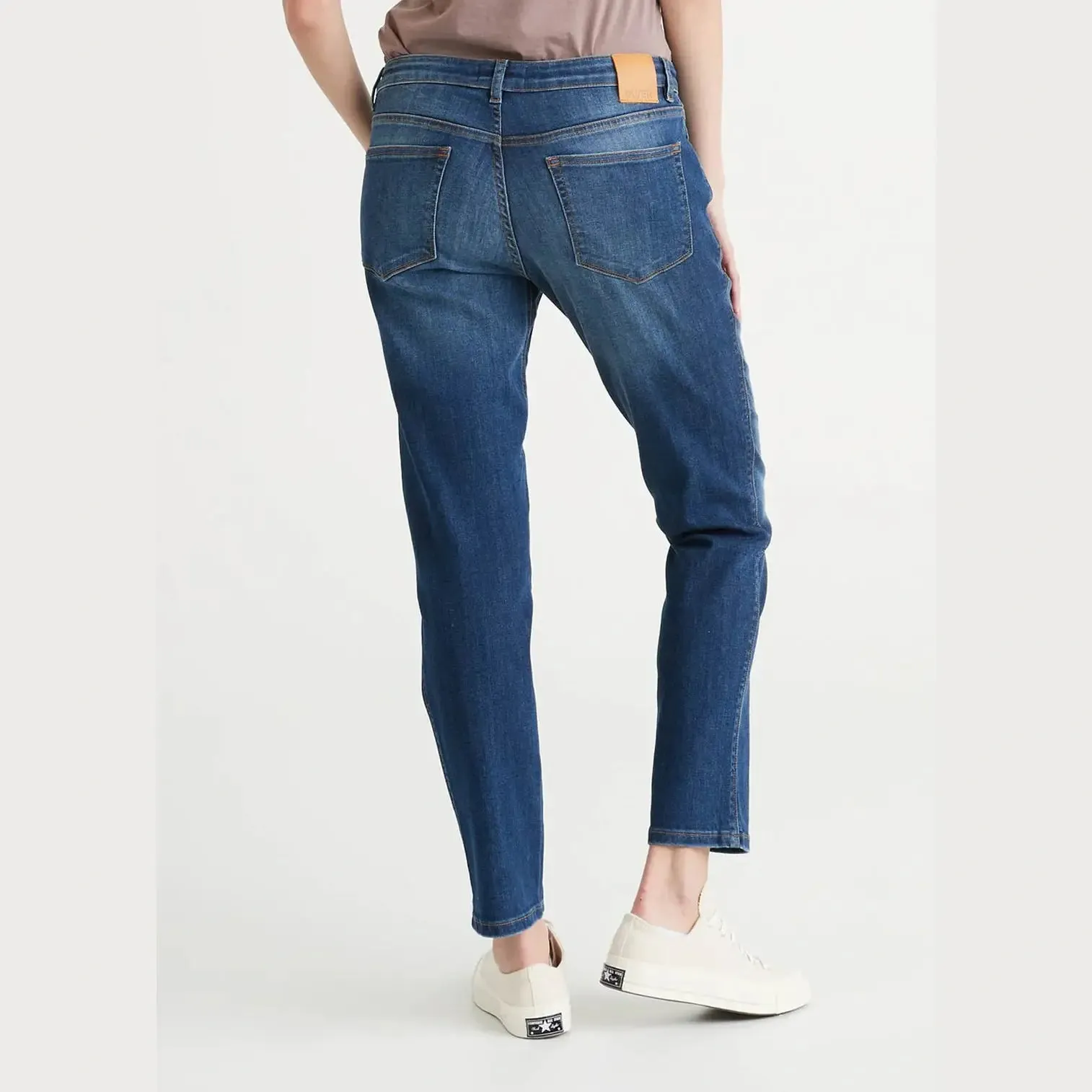 Du/er Performance Denim Girlfriend Jean