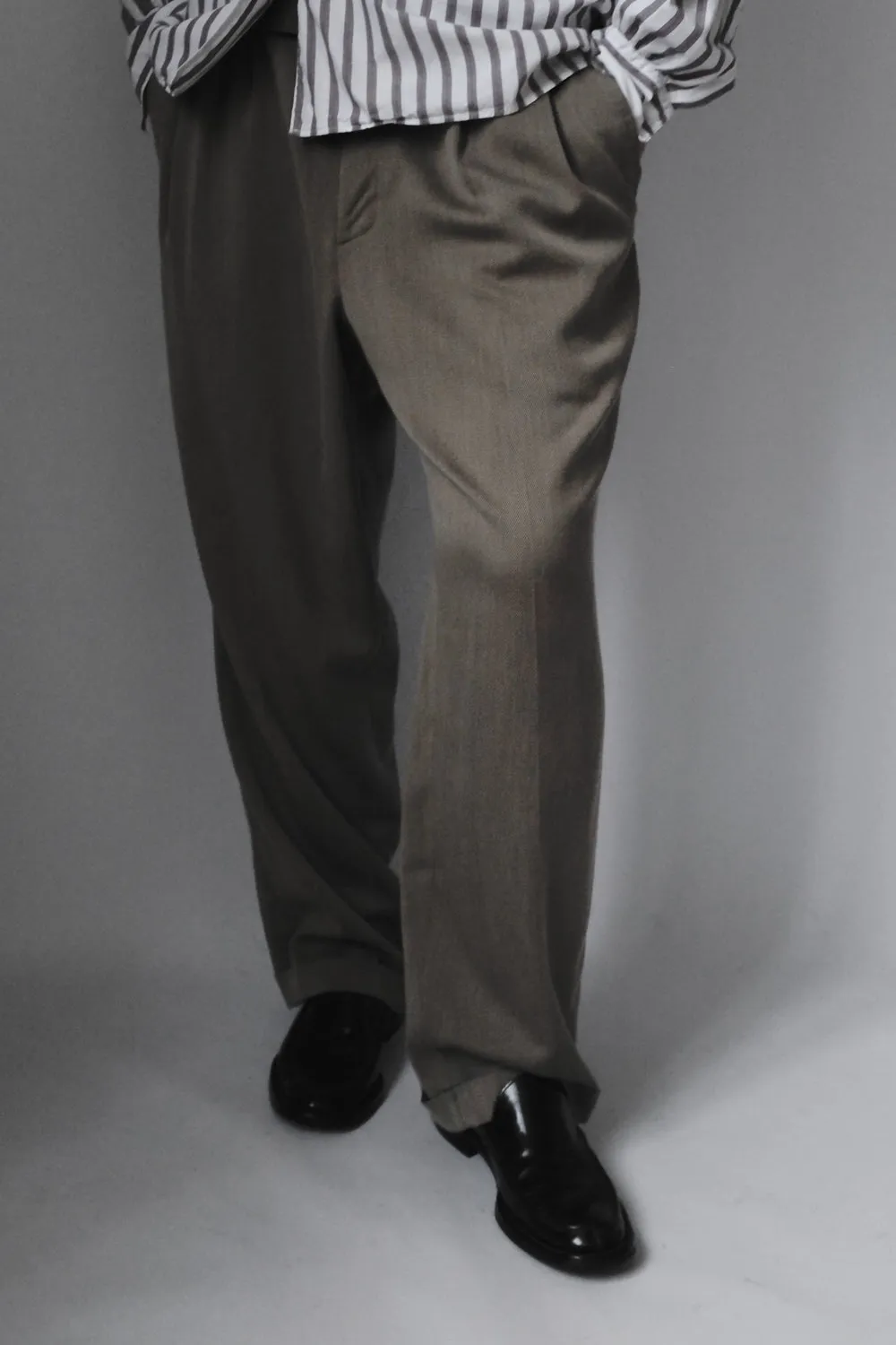 GREY BEIGE PLEATED CLASSY PANTS