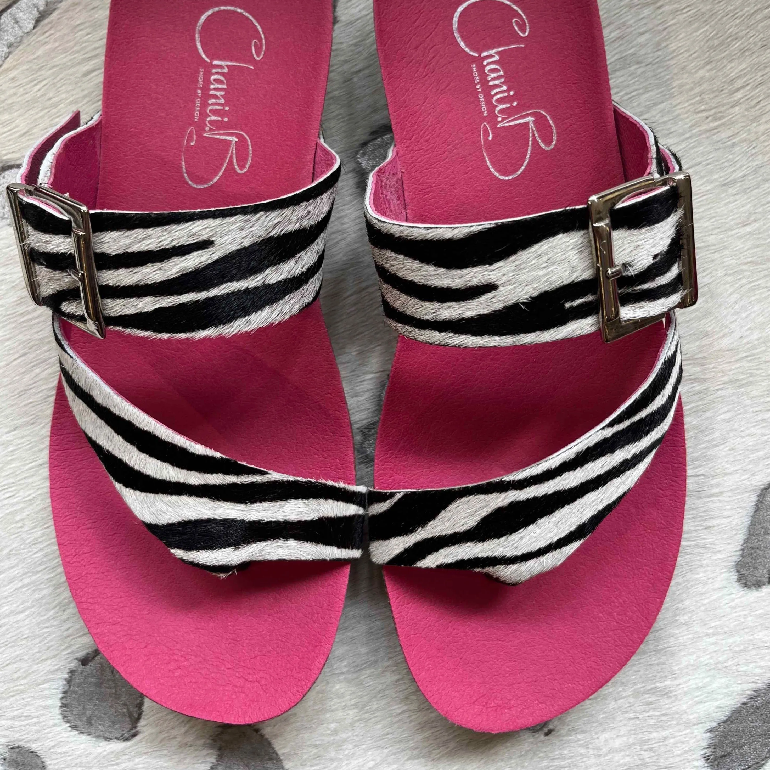 Je Suis-Zebra Cowhide- flat cork sandal