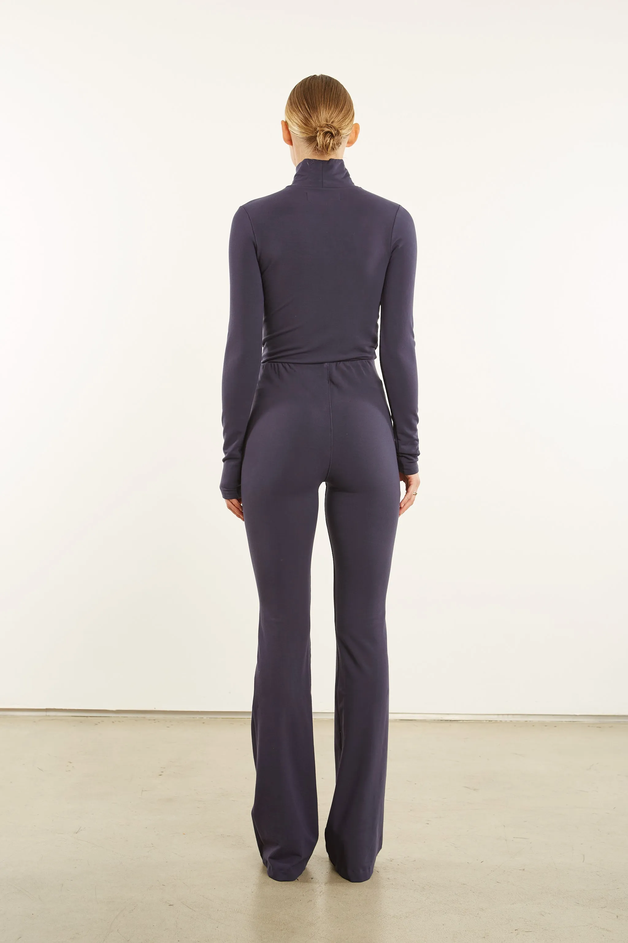 Stylish Long-Sleeve Navy Blue Turtleneck for City Wear