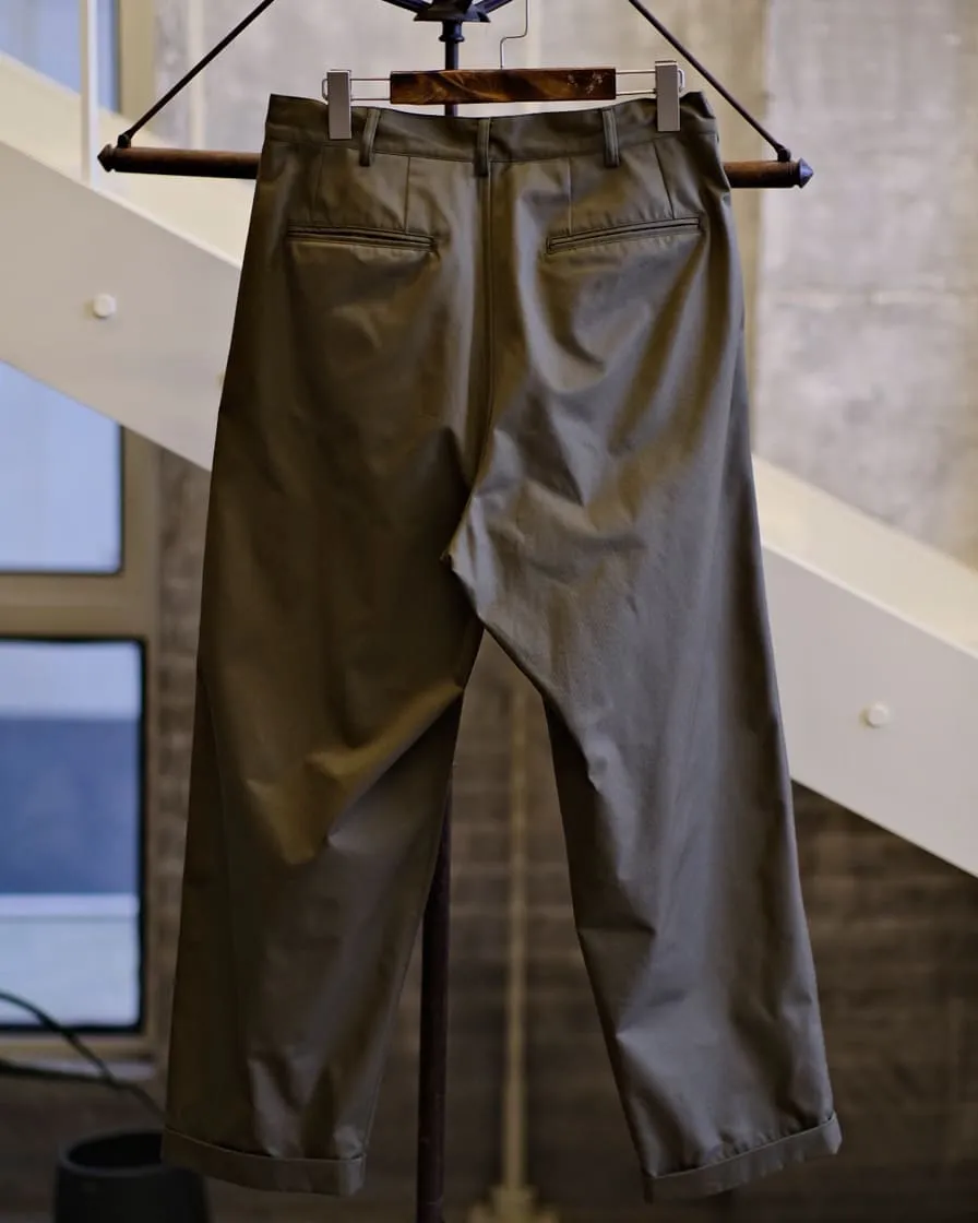 Single Pleated Chino Trousers